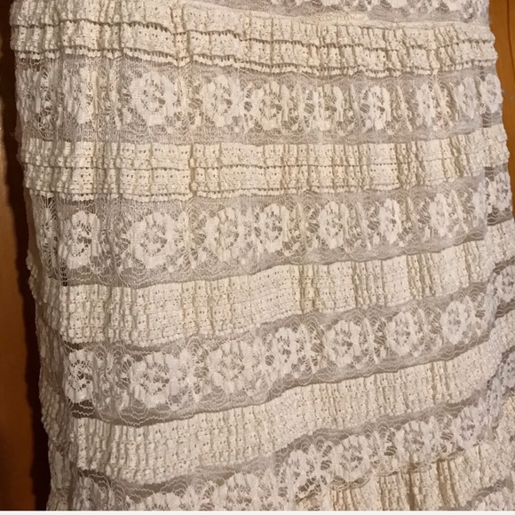 Max Studio Cream Lace/Ruffle Dress Medium - Picture 2 of 5